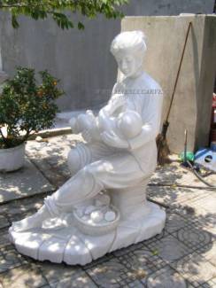 mother and baby statue carving sculpture