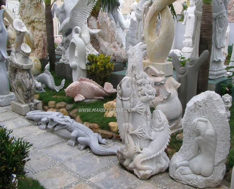 marble Iguana statue