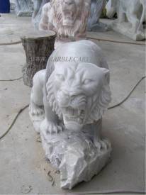 marble panther sculpture carving