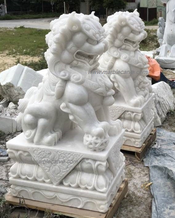 marble foodog statue sculpture