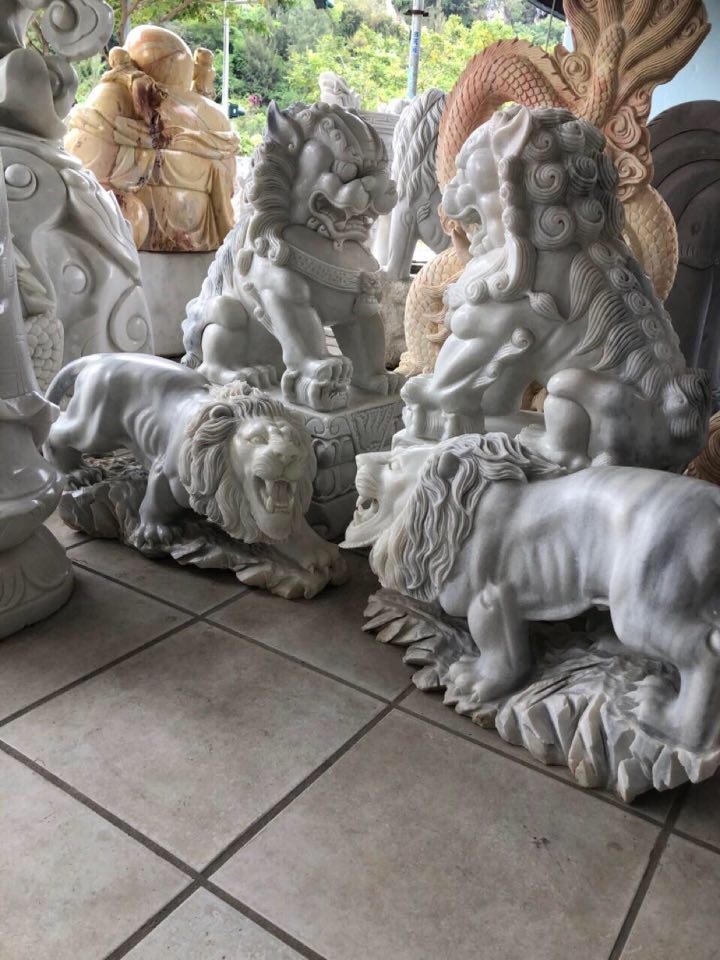 Lion marble statue sculpture