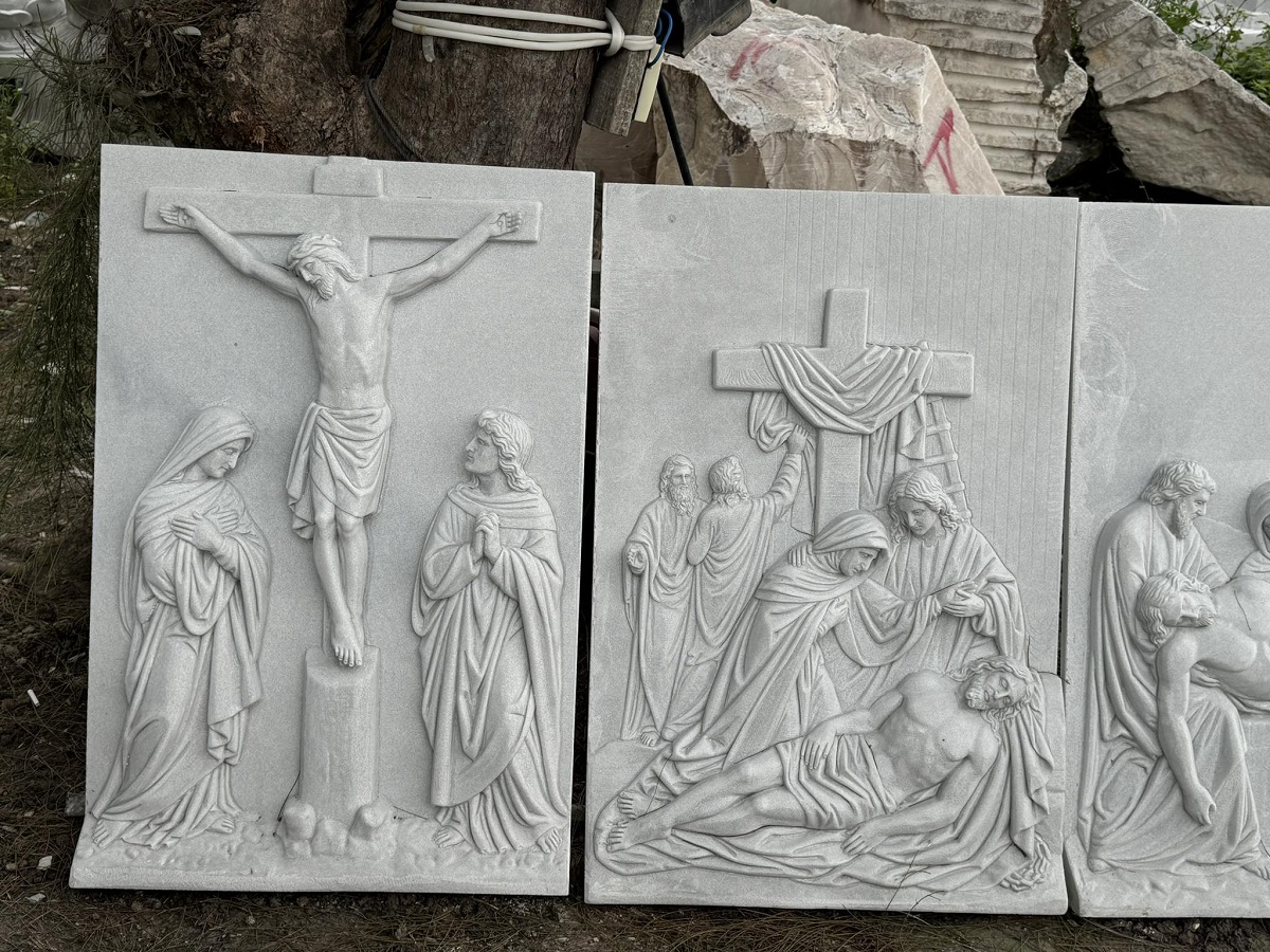 marble jesus statue sculpture